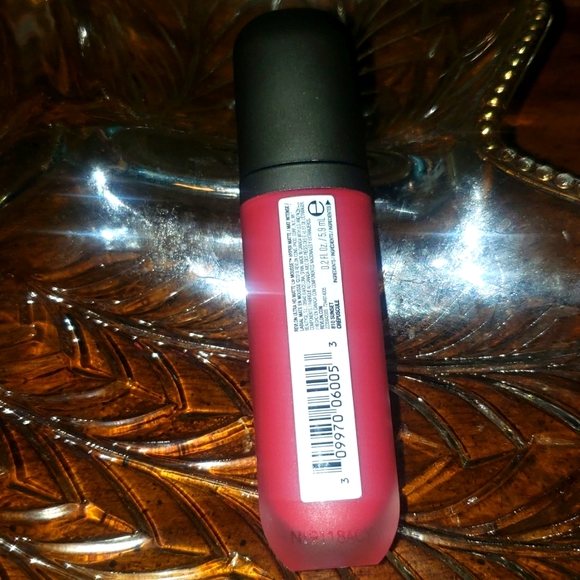 Revlon Ultra HD Matte Lip Mousse - Picture 2 of 2